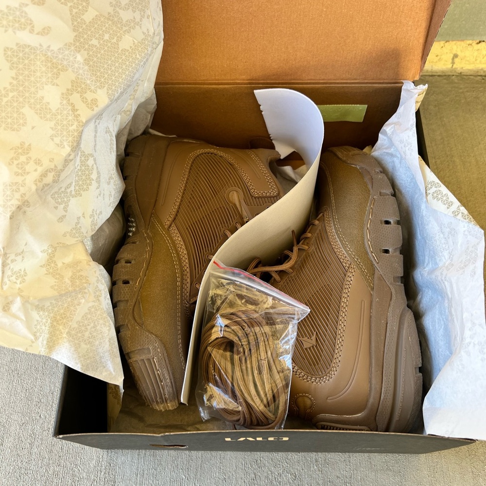 Lalo Shadow Amphibian 5” coyote brown-tried on once. Can’t return. Like new